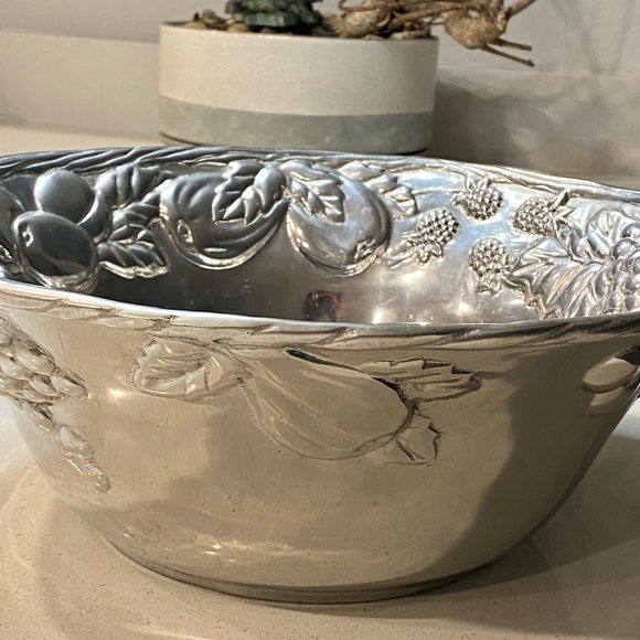 Napa Valley Noble Excellence Silver Fruit Bowl 🍉 - Picture 9 of 16
